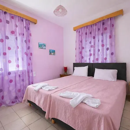 Dina's Flowers Alonissos - Ariadni Summer Getaway *