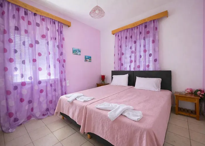 Dina's Flowers Alonissos - Ariadni Summer Getaway *