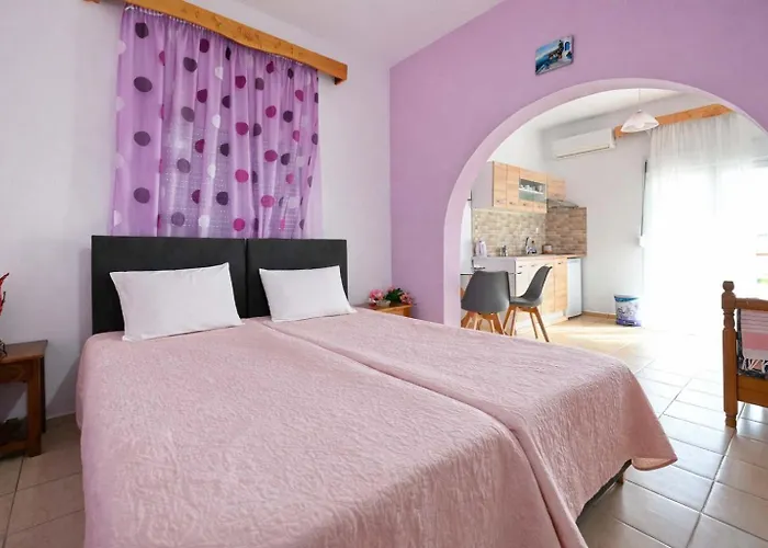 Dina's Flowers Alonissos - Ariadni Summer Getaway * Πατητήρι